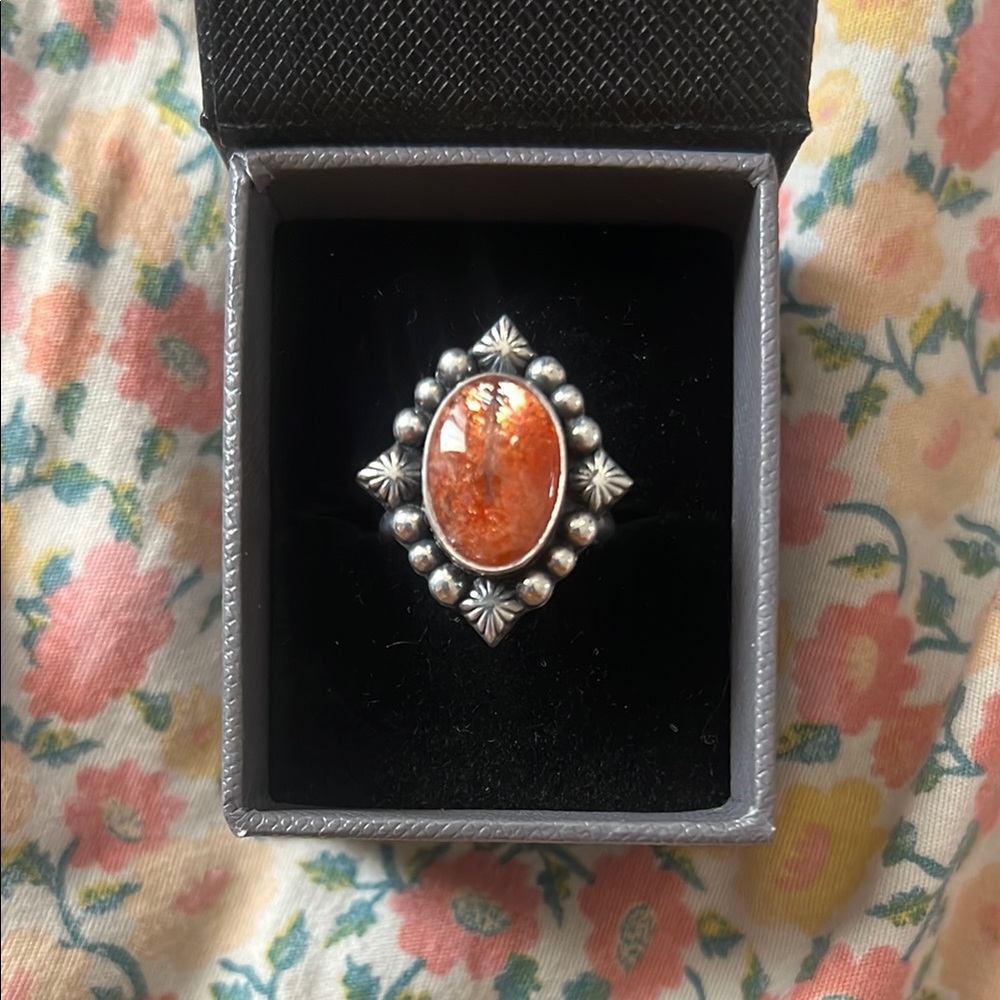 Elegant Sunstone Gemstone Ring - image 1